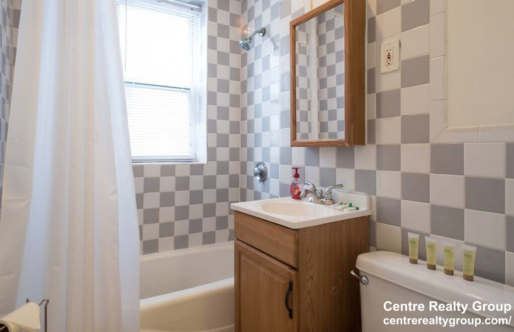 240 Kelton St, Allston