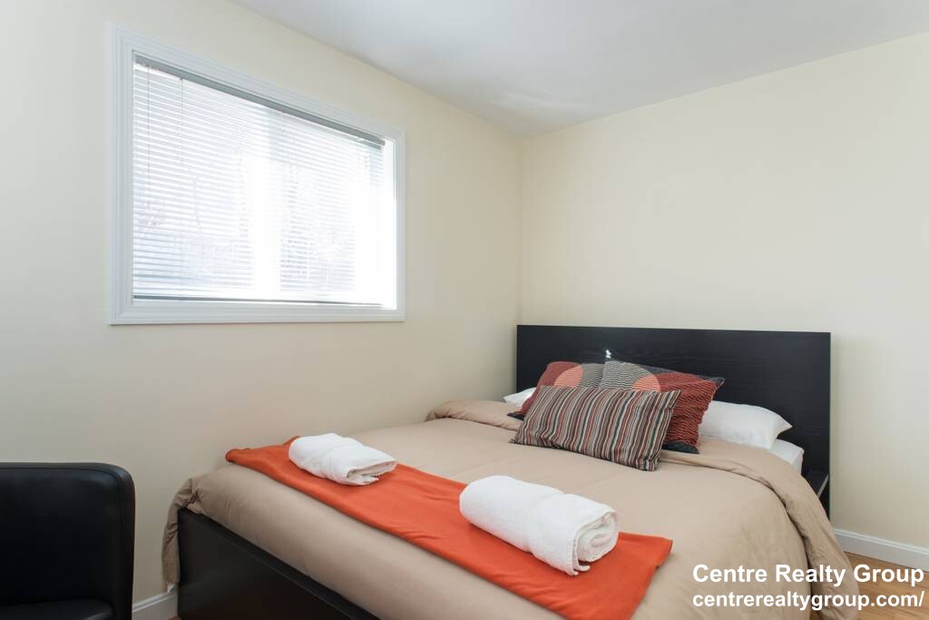 2 bed, 1 bath apartment for rent at 75 Thingvalla Ave Unit 4, Belmont — photo 8 of 10