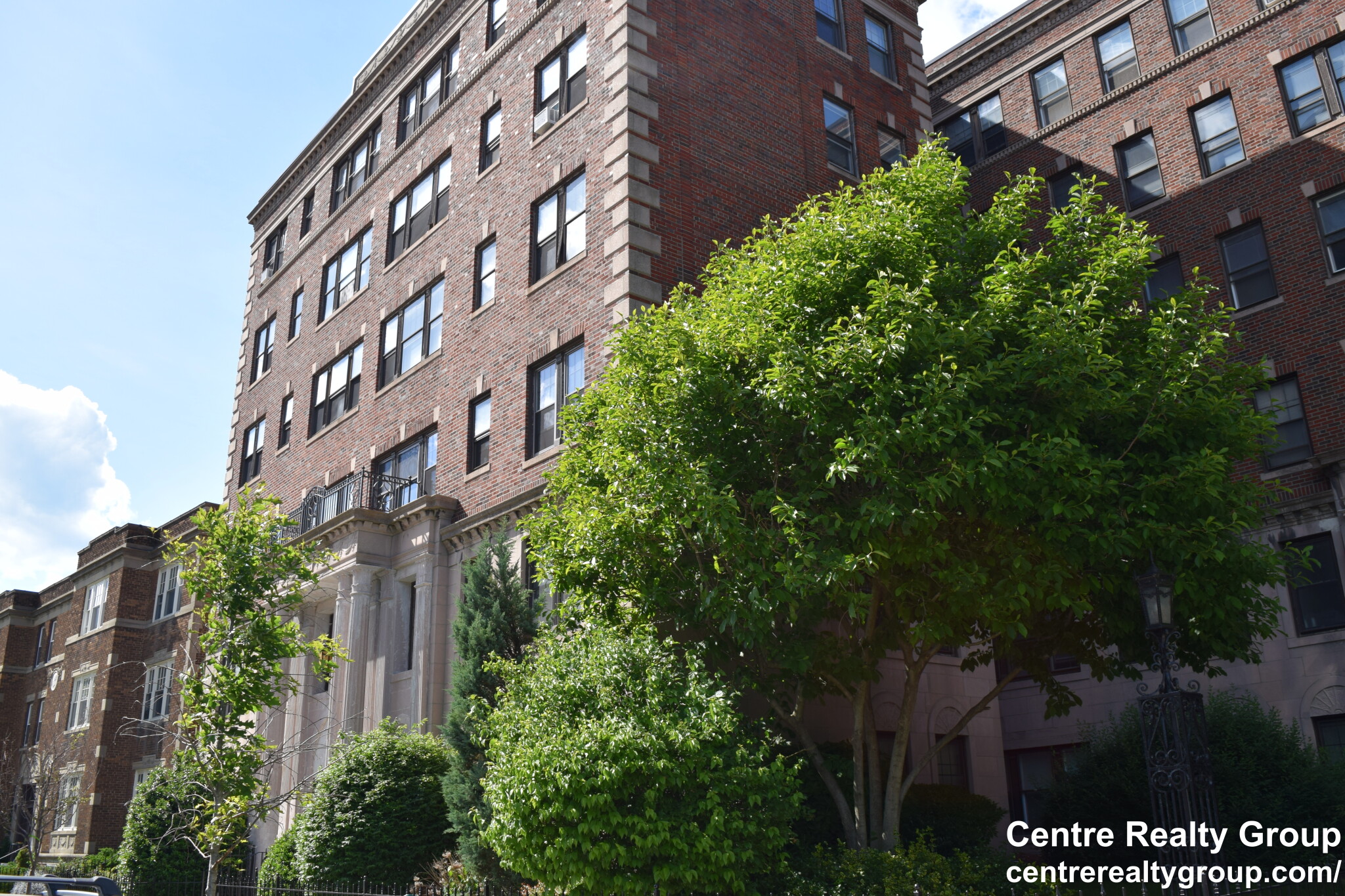 2003 Commonwealth Ave, Brighton