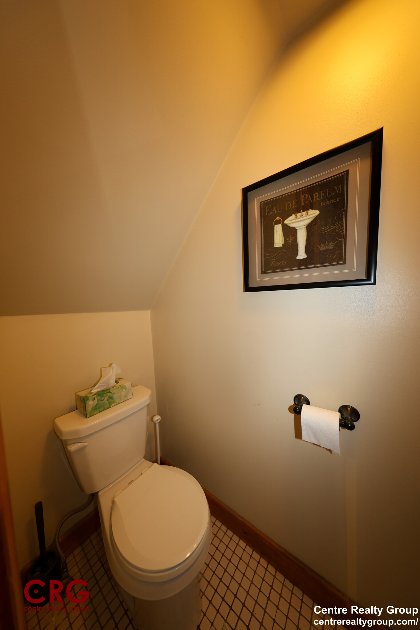 11 Beecher Ter, Newton Center