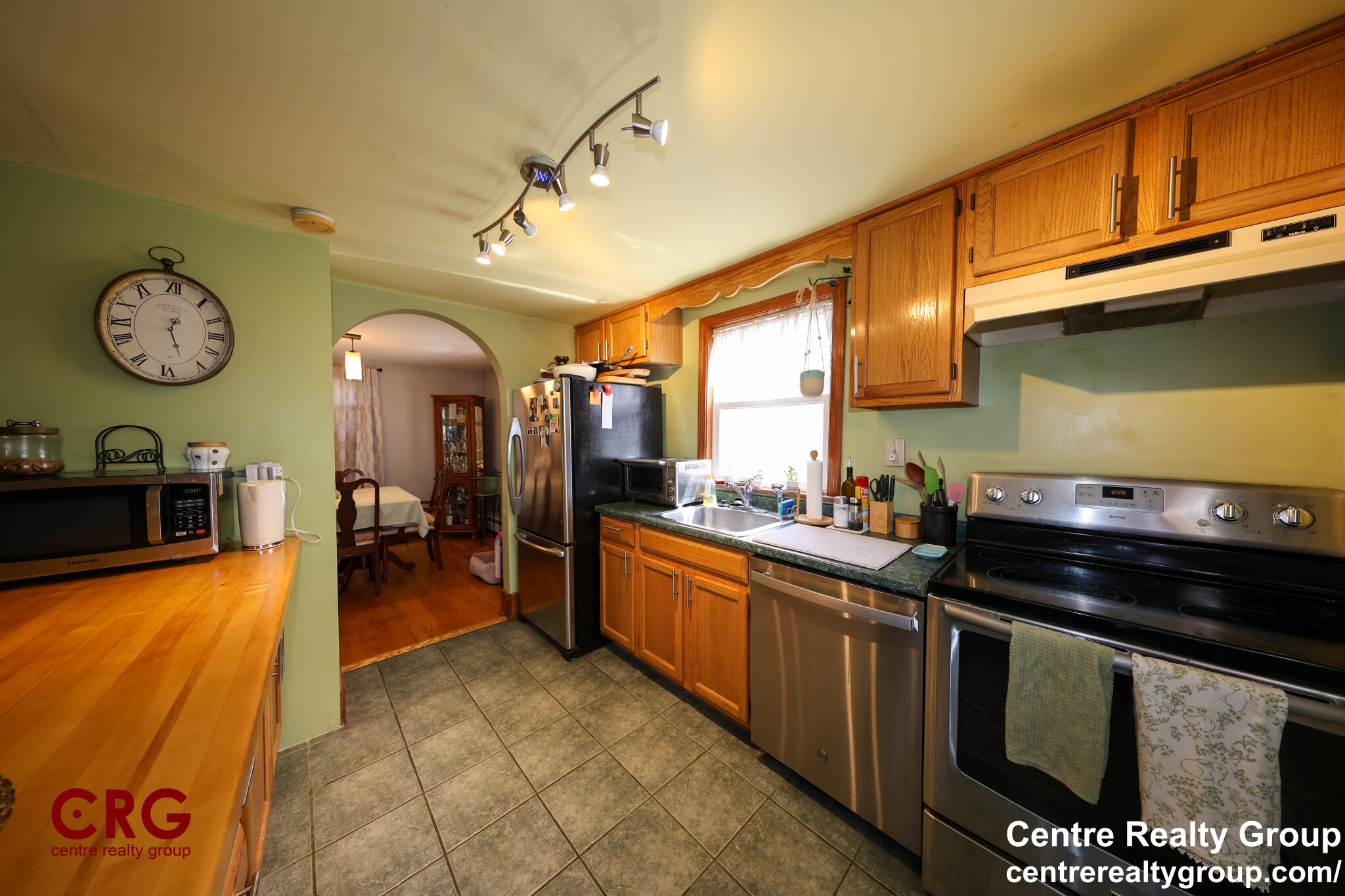 11 Beecher Ter, Newton Center