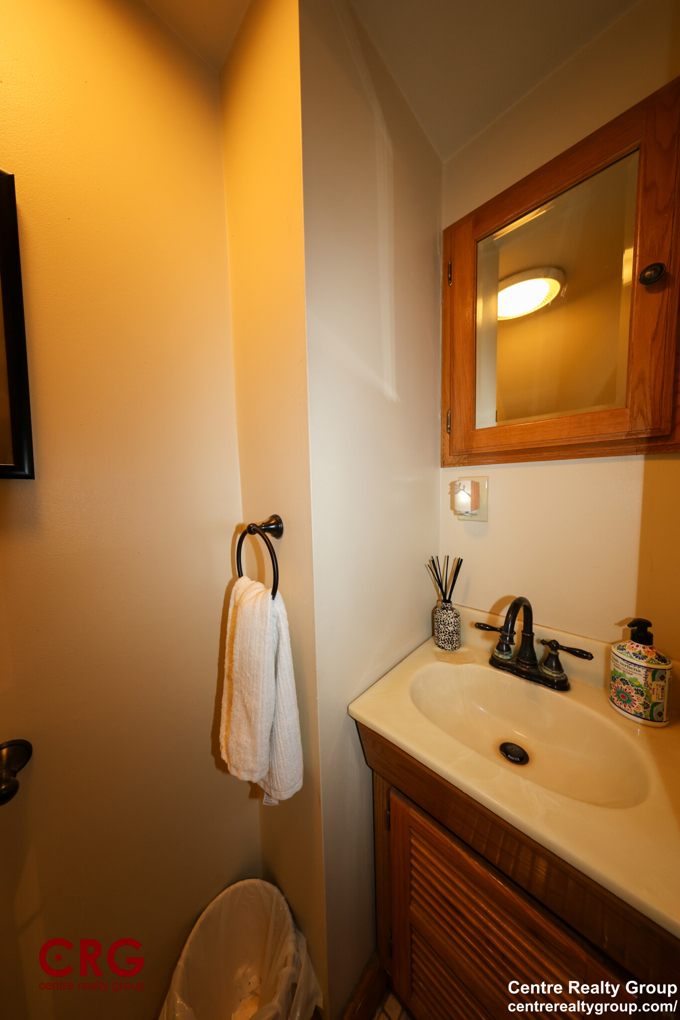 11 Beecher Ter, Newton Center