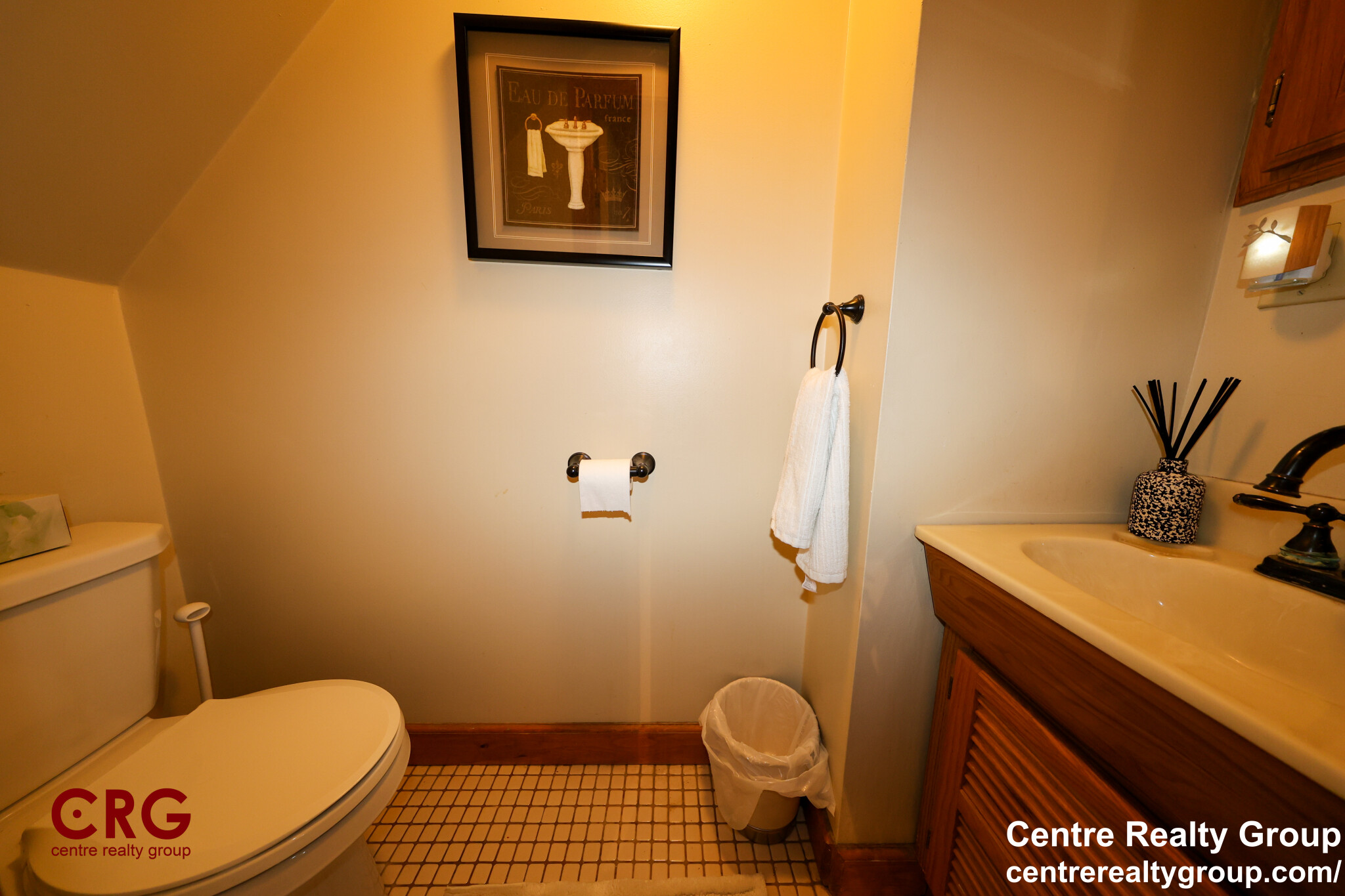 11 Beecher Ter, Newton Center