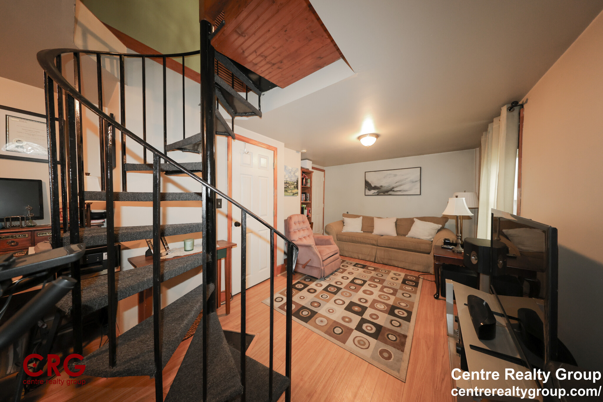 11 Beecher Ter, Newton Center