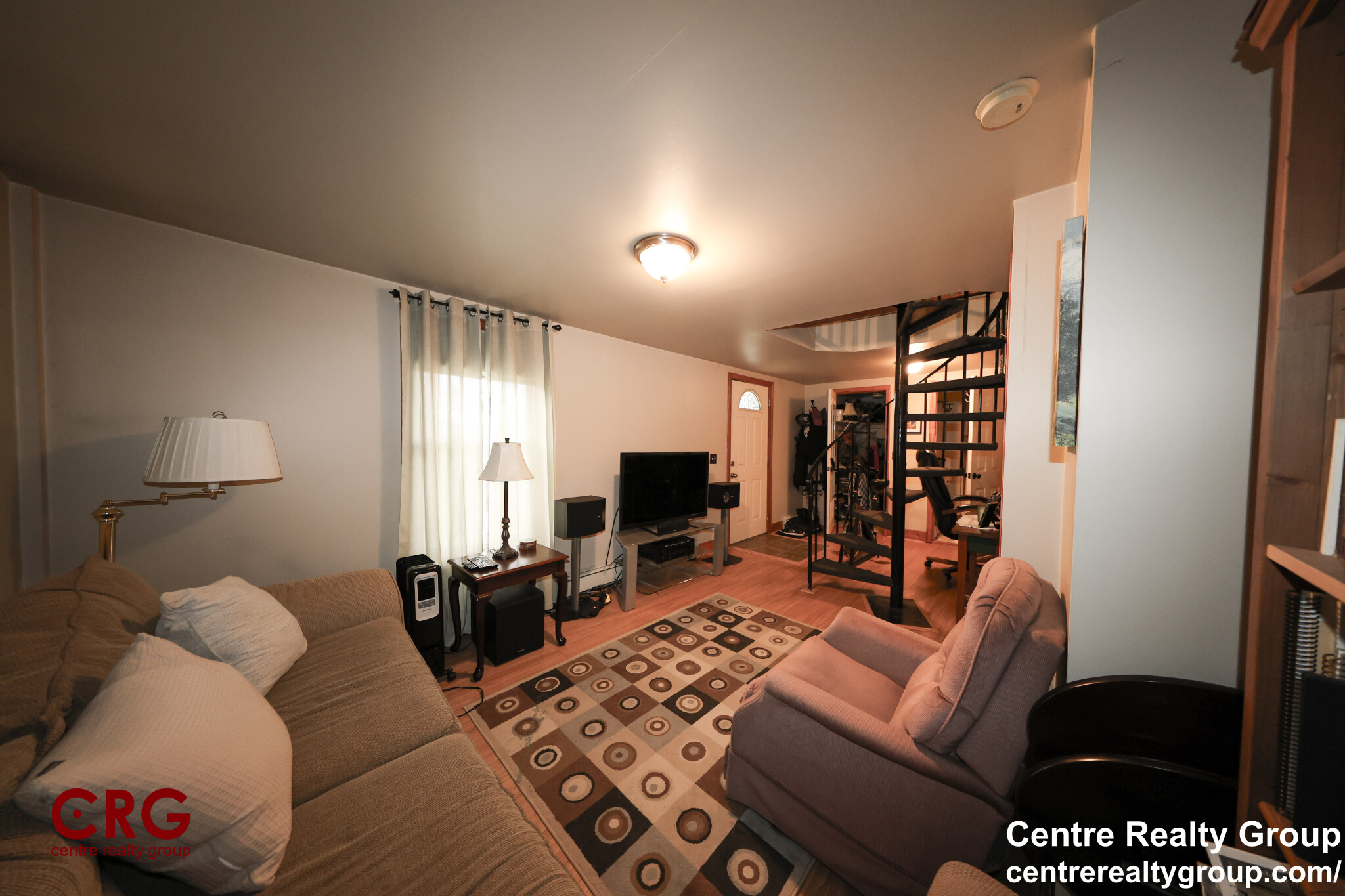 11 Beecher Ter, Newton Center