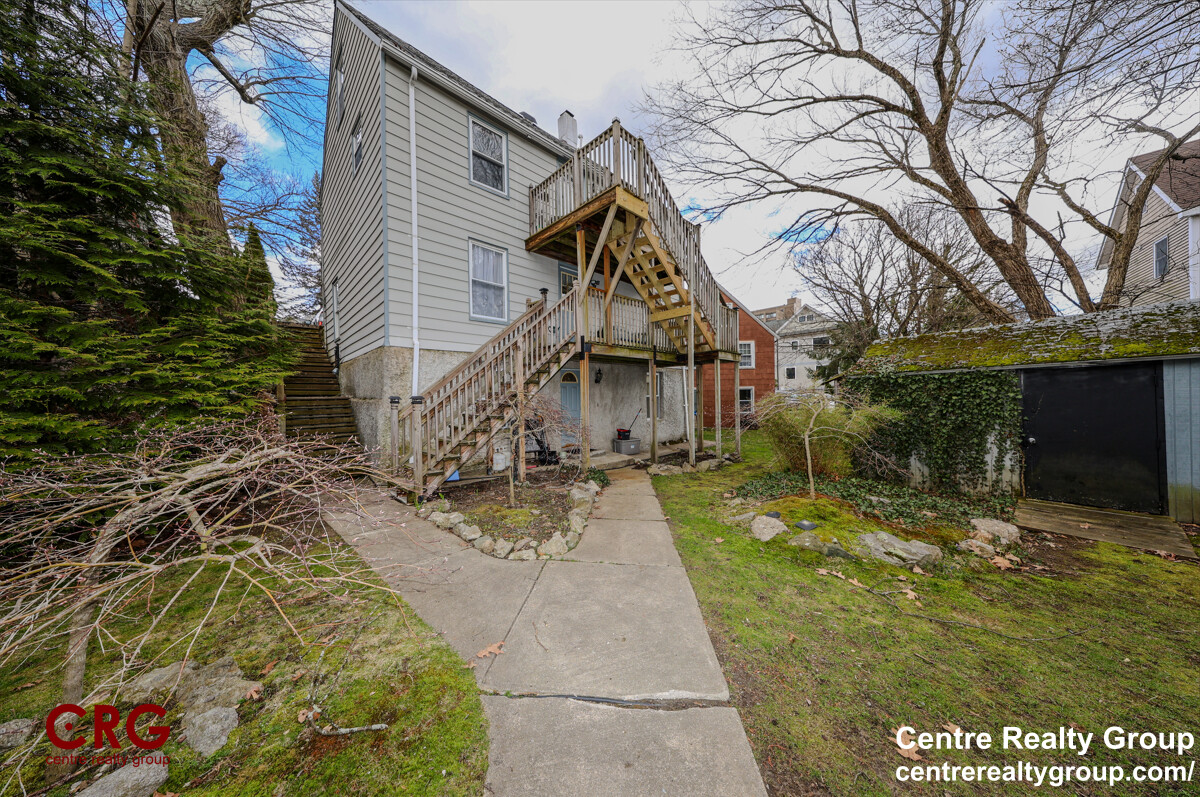 11 Beecher Ter, Newton Center