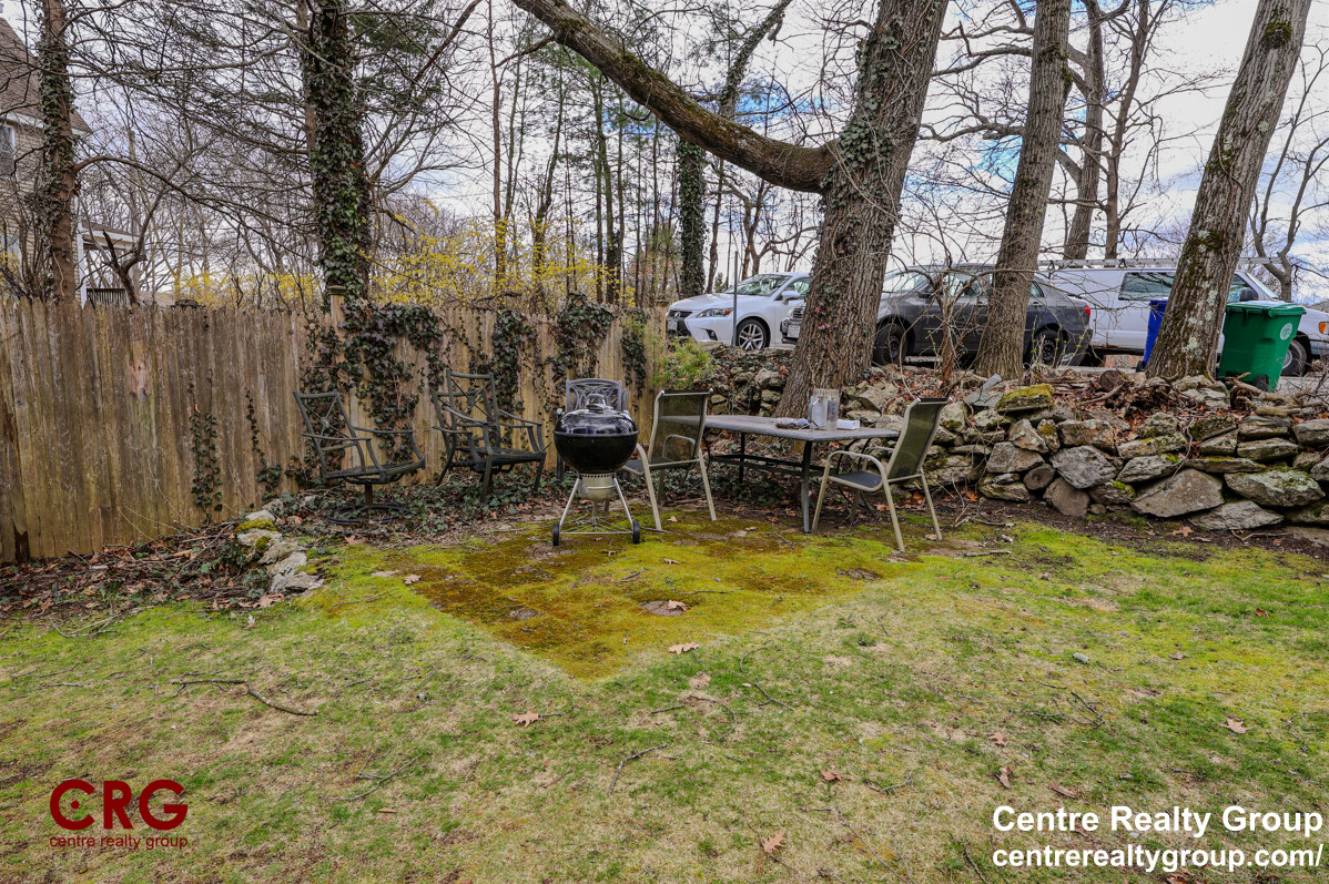 11 Beecher Ter, Newton Center