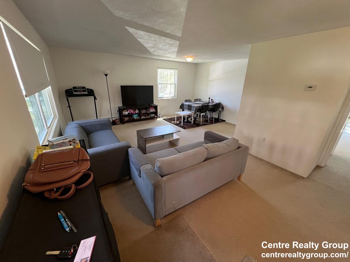 3 bed, 1.5 bath apartment for rent at 69 Saco St Unit 1, Newton Upper Falls — photo 3 of 25