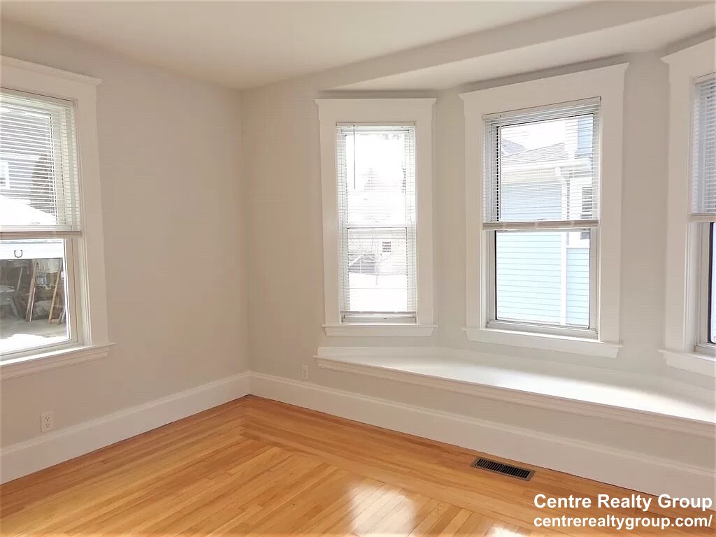1 bed, 1 bath apartment for rent at 79 Washington Ave Unit 1, South Side — photo 3 of 13