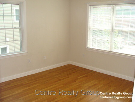 4 bed, 3.5 bath apartment for rent at 74 Chapel St Unit 4, Nonantum — photo 2 of 9