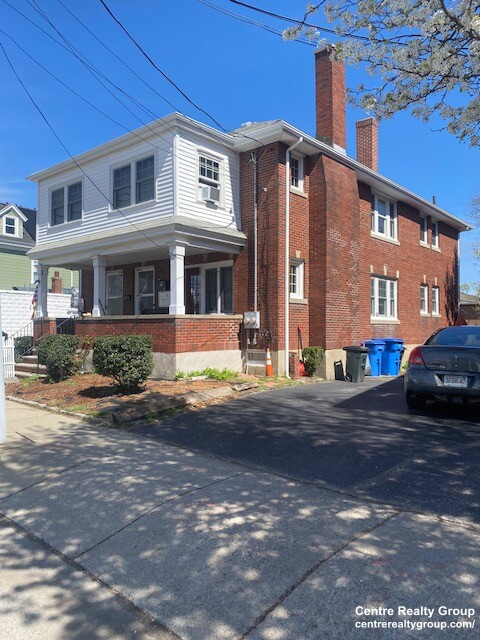 1 bed, 1 bath apartment for rent at 204 High St Unit 1, South Side — photo 1 of 6