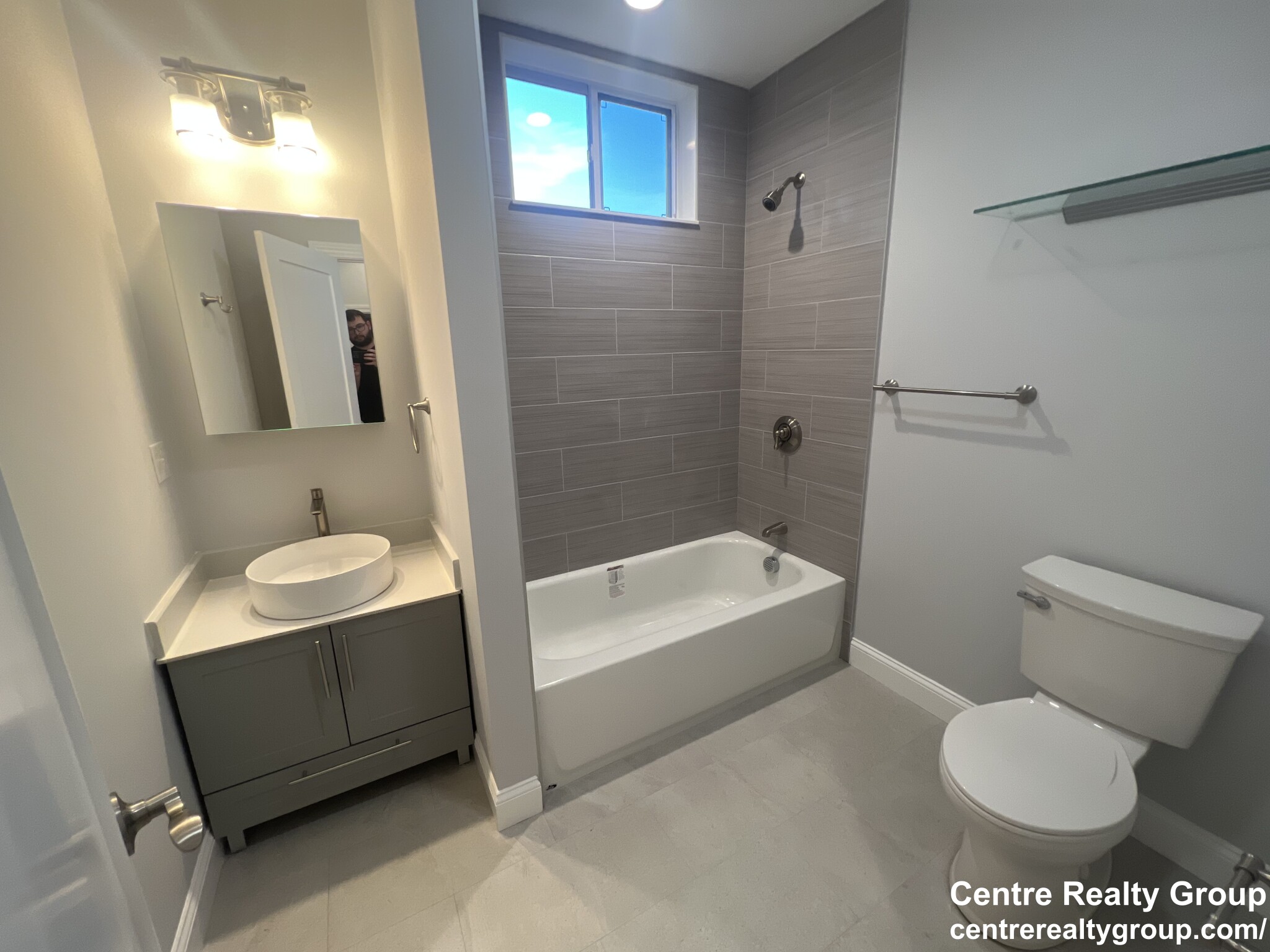 4 bed, 3.5 bath apartment for rent at 83 Parmenter Rd Unit 1, South Side — photo 6 of 26