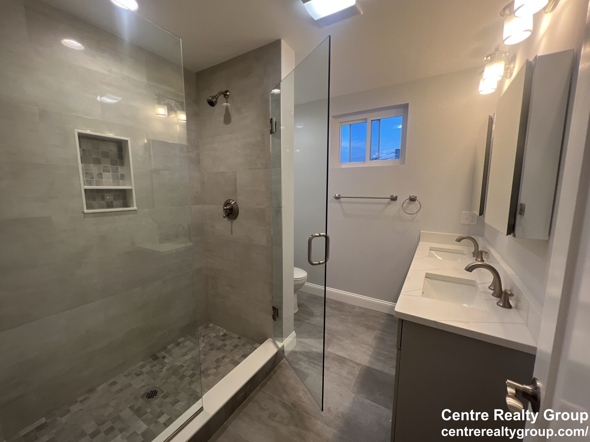 4 bed, 3.5 bath apartment for rent at 83 Parmenter Rd Unit 1, South Side — photo 4 of 26