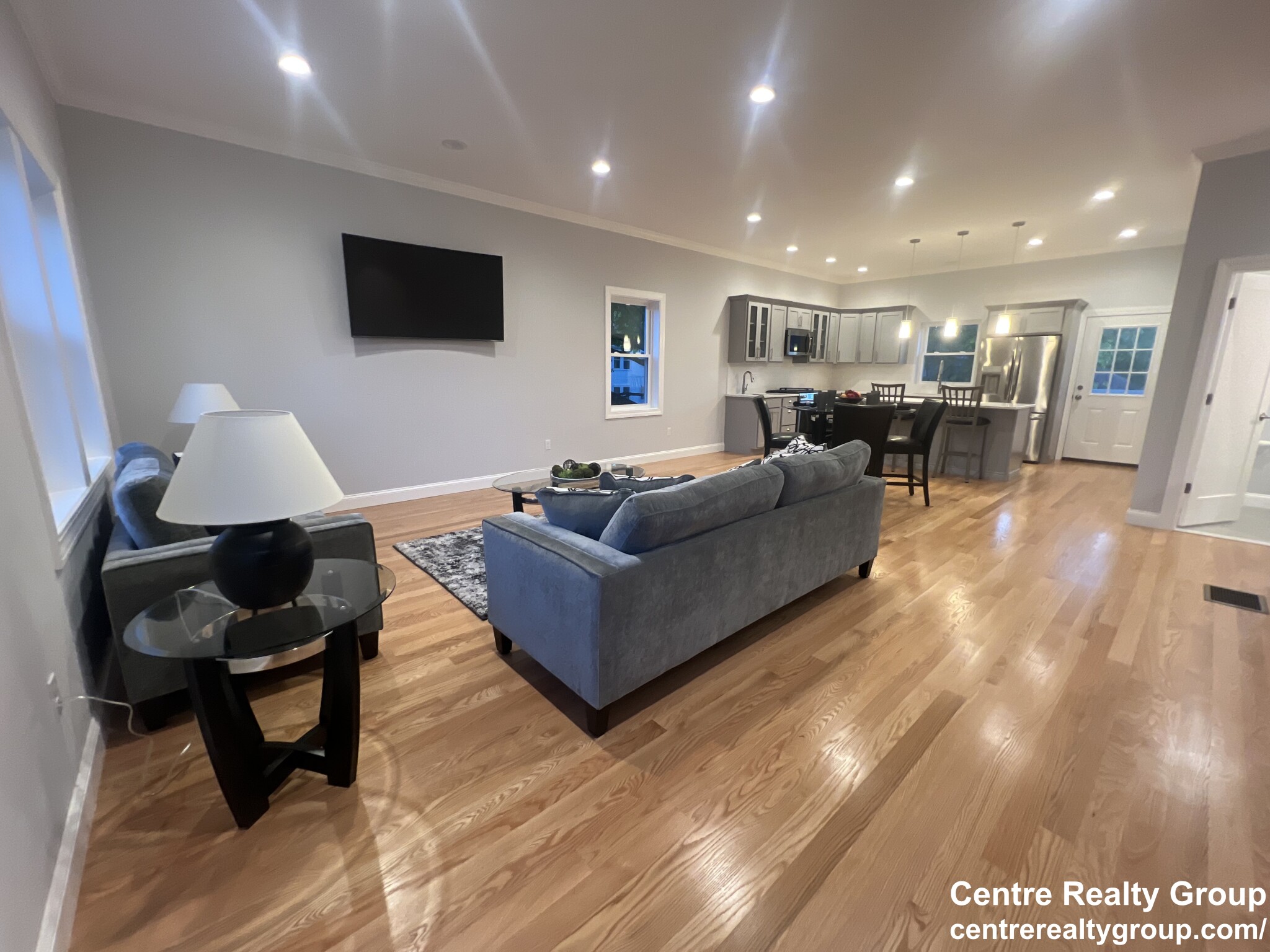 4 bed, 3.5 bath apartment for rent at 83 Parmenter Rd Unit 1, South Side — photo 9 of 26