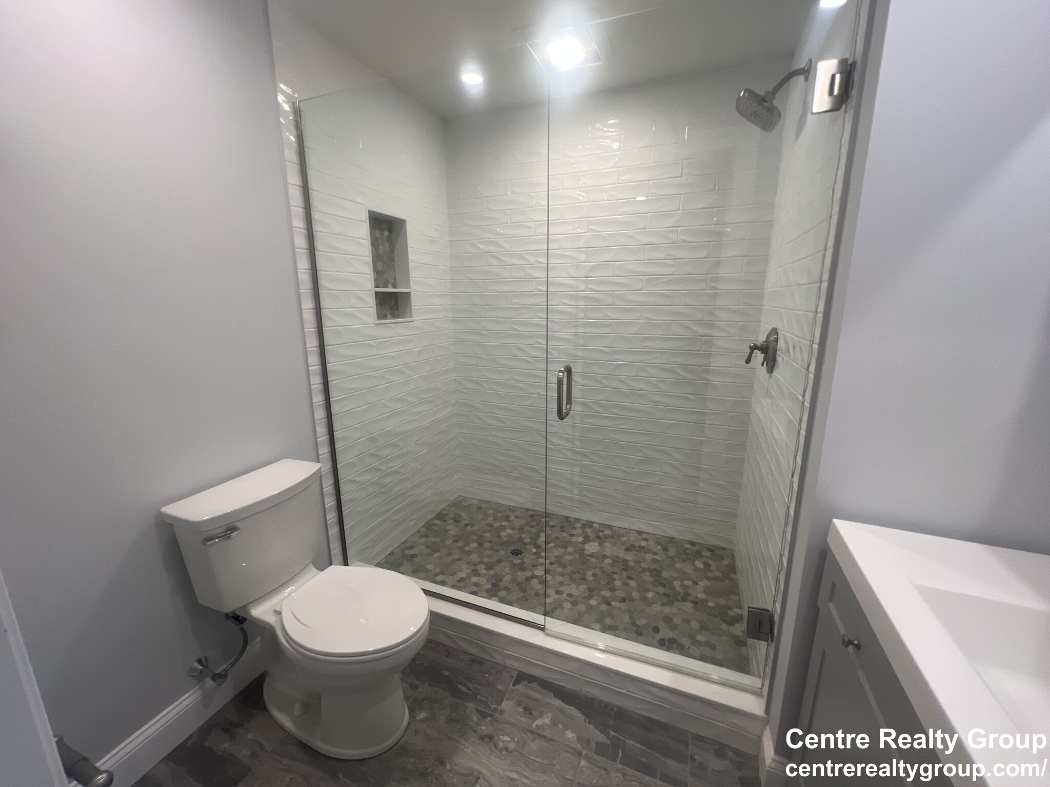 4 bed, 3.5 bath apartment for rent at 83 Parmenter Rd Unit 1, South Side — photo 22 of 26