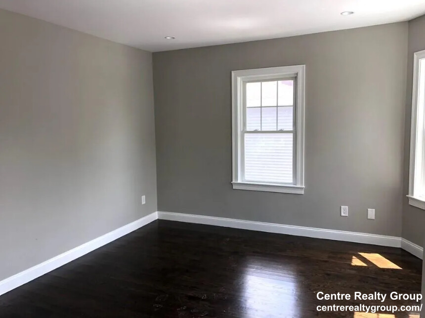 3 bed, 2 bath apartment for rent at 503 Main St Unit RIGHT, Watertown — photo 2 of 7
