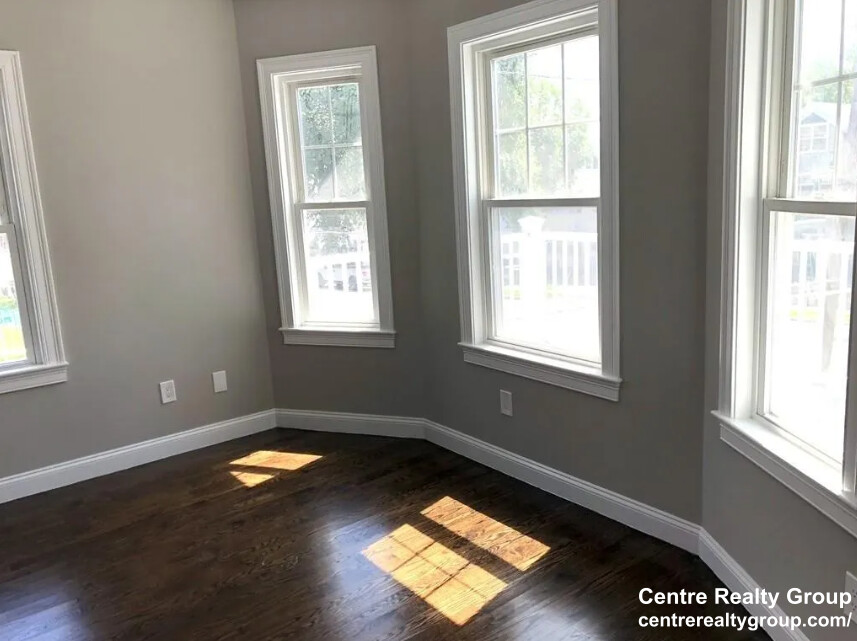 3 bed, 2 bath apartment for rent at 503 Main St Unit RIGHT, Watertown — photo 3 of 7