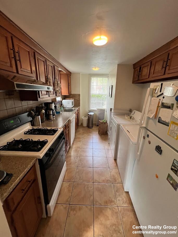 1.5 bed, 1 bath apartment for rent at 128 Derby St Unit 1, West Newton — photo 9 of 11