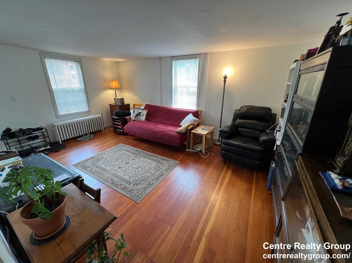 1.5 bed, 1 bath apartment for rent at 128 Derby St Unit 1, West Newton — photo 6 of 11