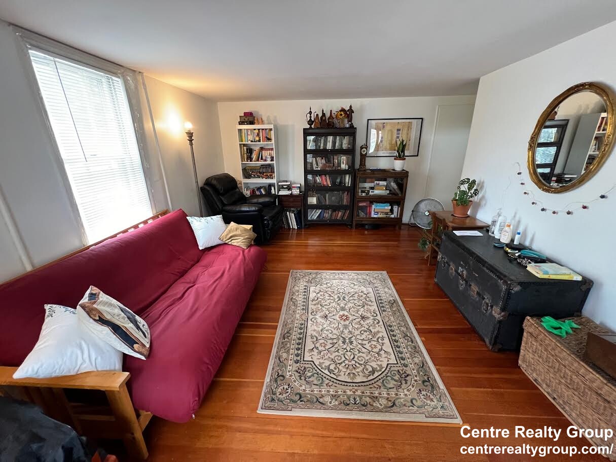 1.5 bed, 1 bath apartment for rent at 128 Derby St Unit 1, West Newton — photo 4 of 11
