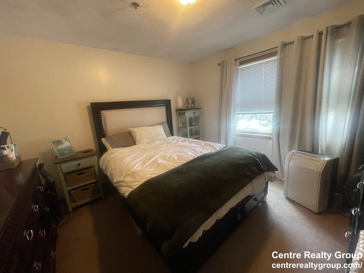 1.5 bed, 1 bath apartment for rent at 197 Newton St Unit 1, South Side — photo 21 of 21