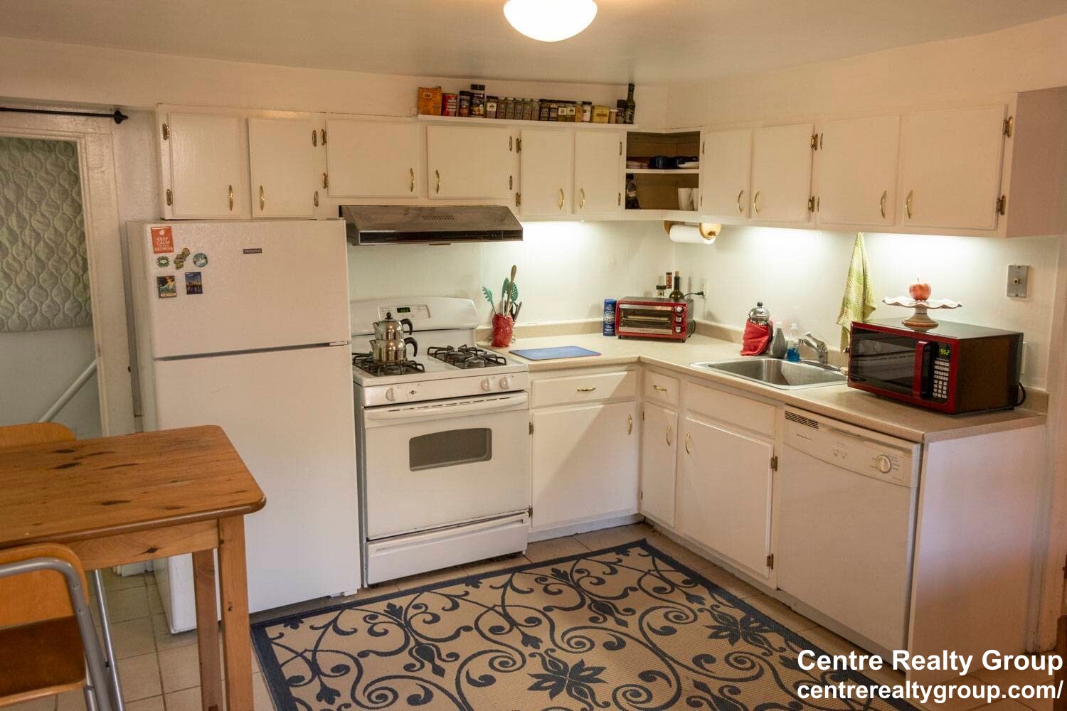 1.5 bed, 1 bath apartment for rent at 126 Derby St Unit 2, West Newton — photo 5 of 10