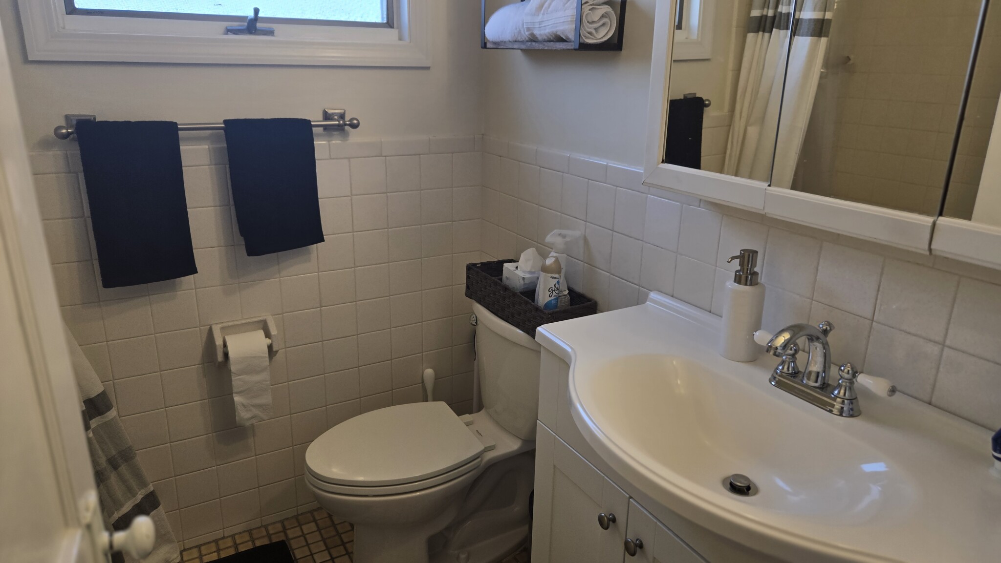 1 bed, 1 bath apartment for rent at 146 Hillside Rd Unit 3, Watertown — photo 5 of 9