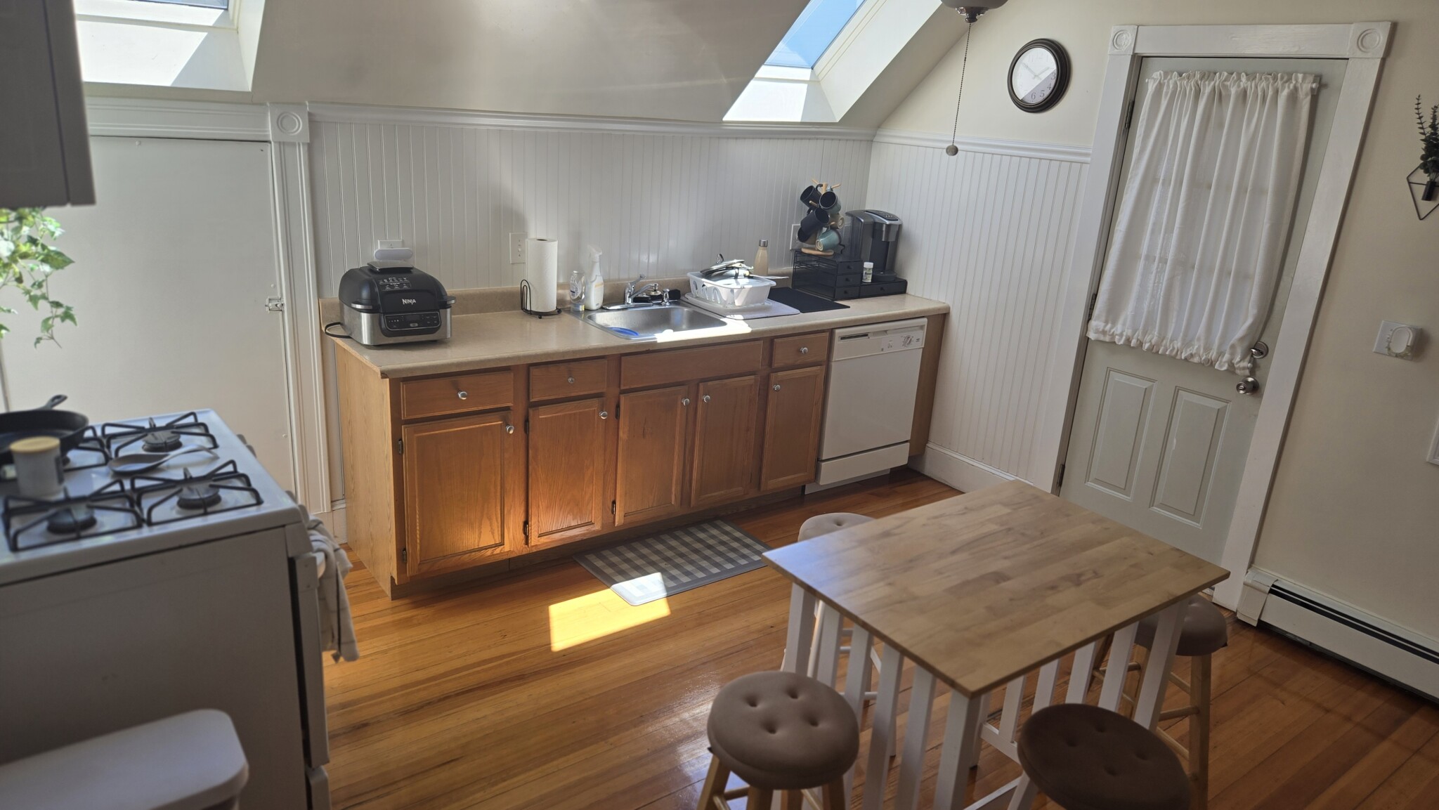 1 bed, 1 bath apartment for rent at 146 Hillside Rd Unit 3, Watertown — photo 8 of 9