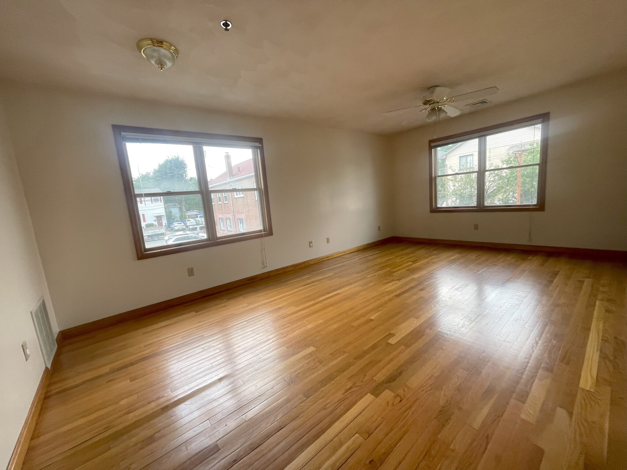 1.5 bed, 1 bath apartment for rent at 197 Newton St Unit 1, South Side — photo 14 of 21