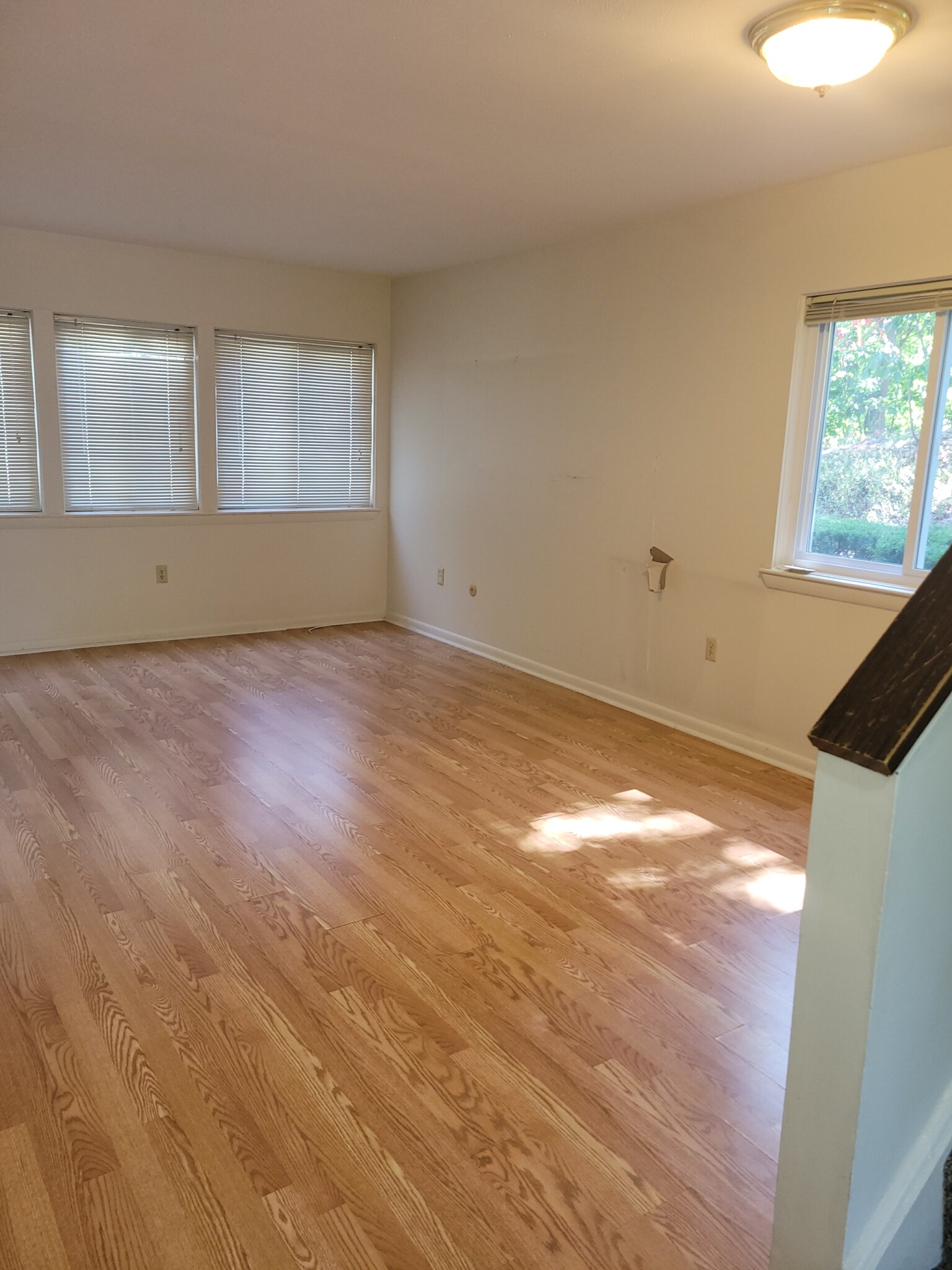 73 Hamlet St, Thompsonville