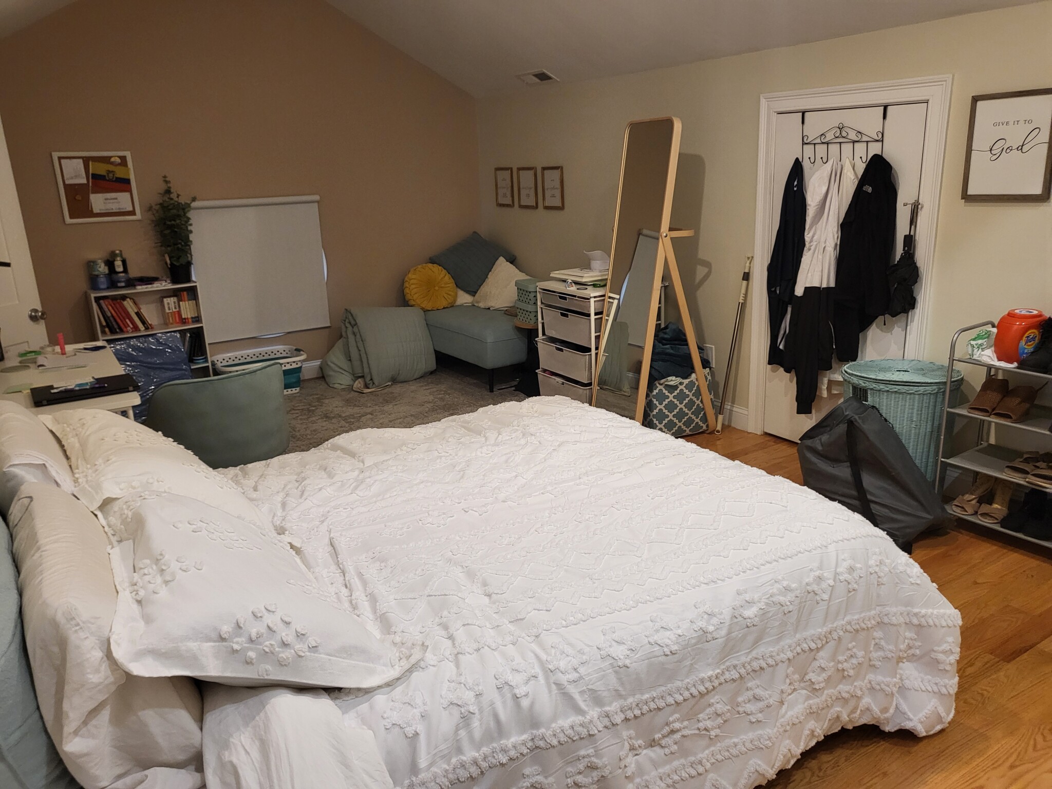 628 Trapelo Rd, Belmont