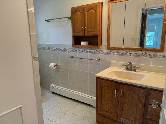 2 bed, 2 bath apartment for rent at 28 Brookside Ave Unit 2, Newtonville — photo 17 of 19