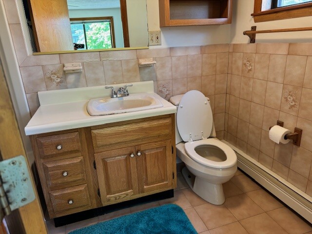2 bed, 2 bath apartment for rent at 28 Brookside Ave Unit 2, Newtonville — photo 4 of 19
