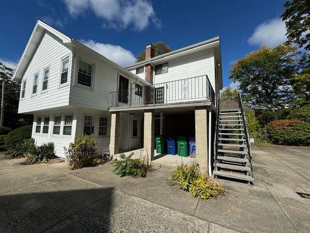 2 bed, 2 bath apartment for rent at 28 Brookside Ave Unit 2, Newtonville — photo 10 of 19