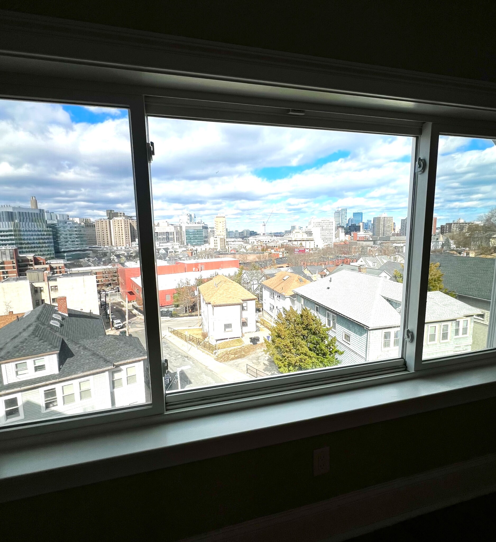 180 Hillside St, Mission Hill