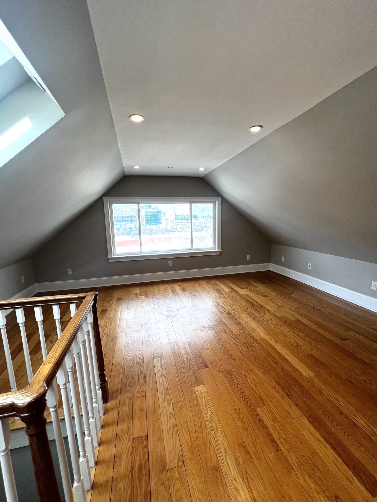 180 Hillside St, Mission Hill