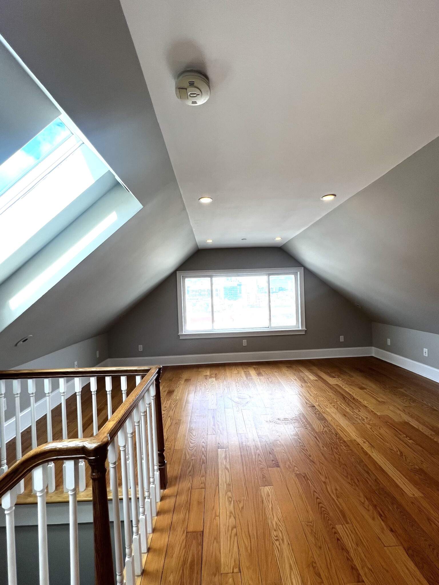 180 Hillside St, Mission Hill