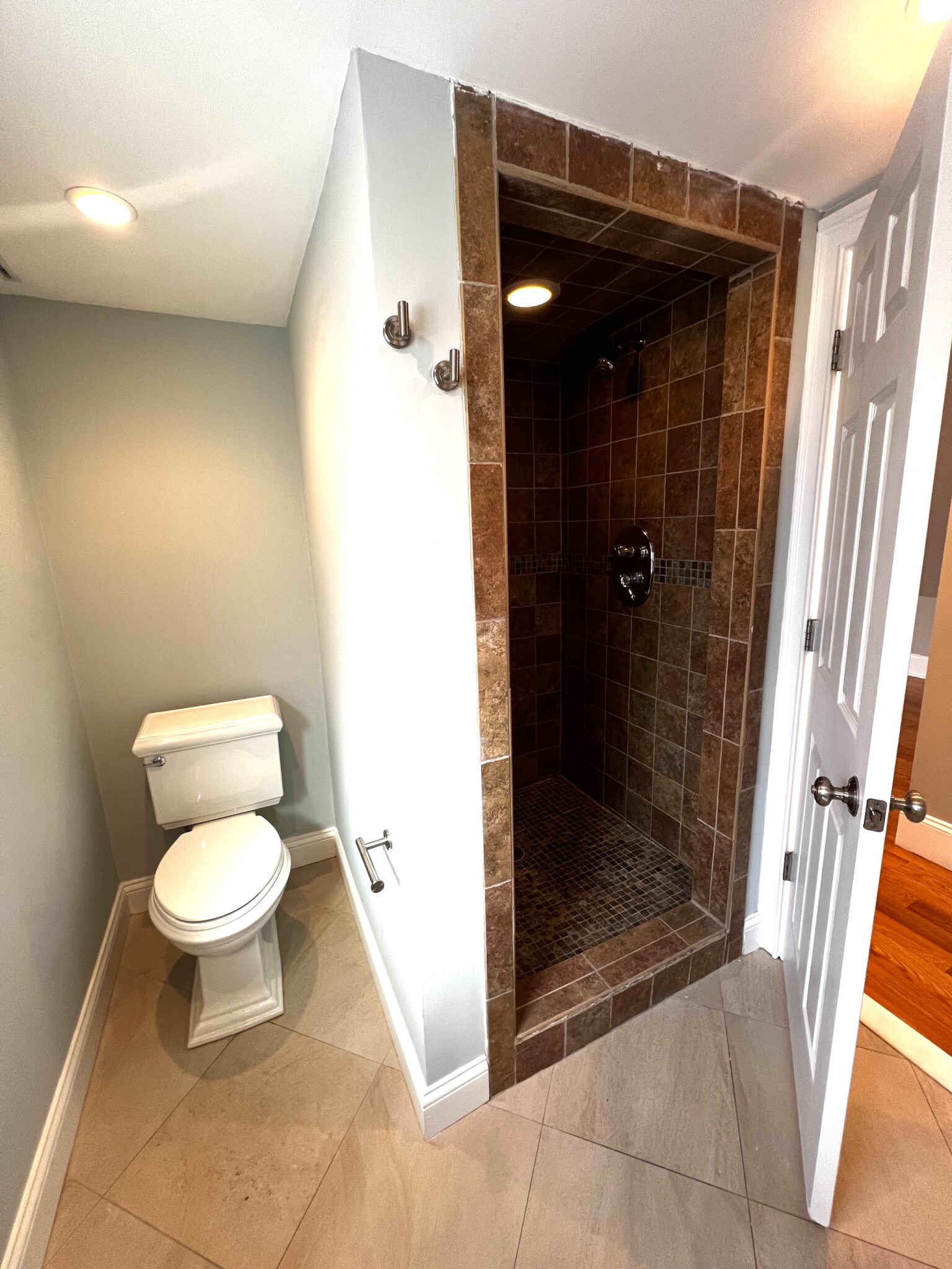 180 Hillside St, Mission Hill