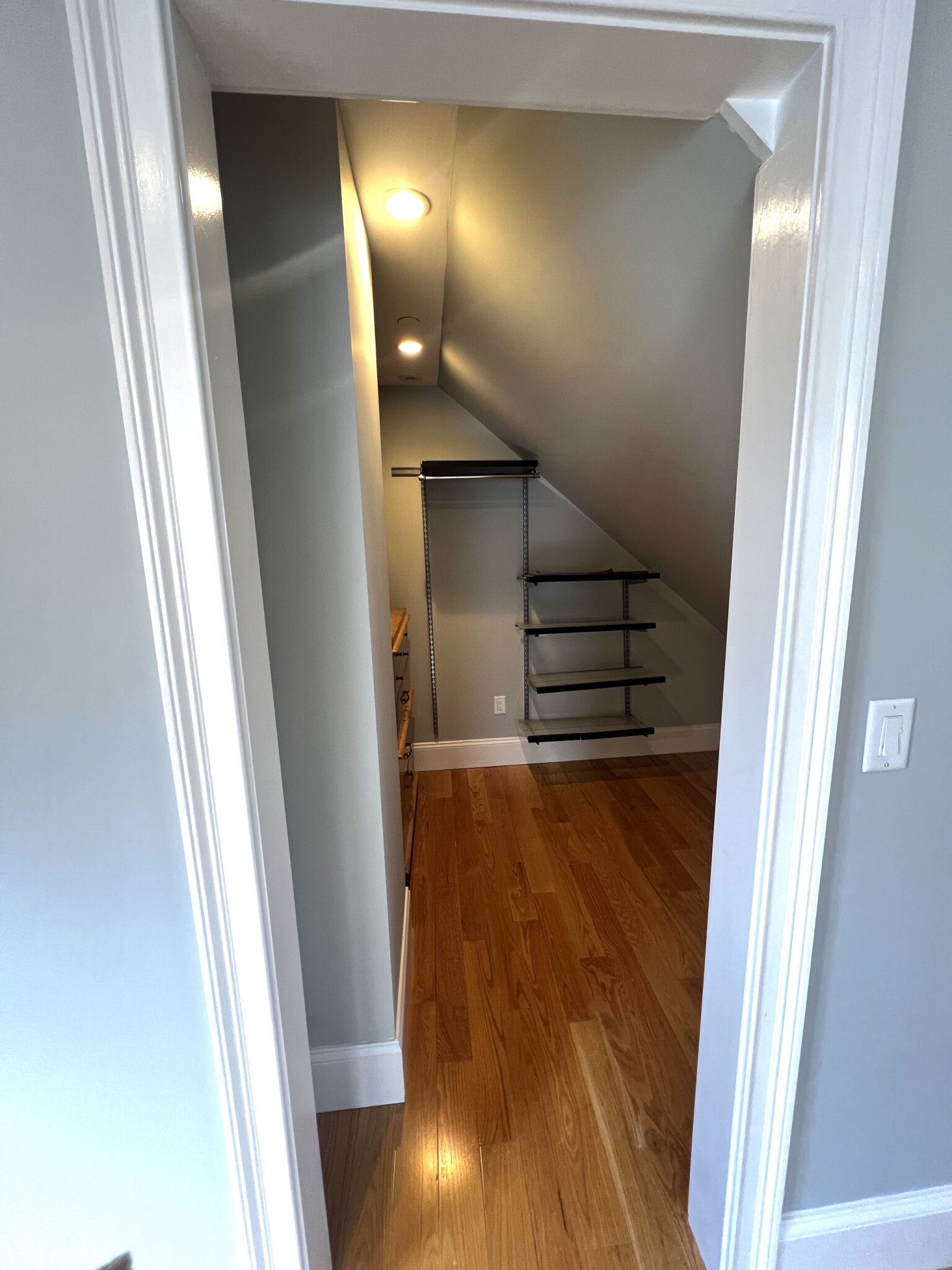 180 Hillside St, Mission Hill