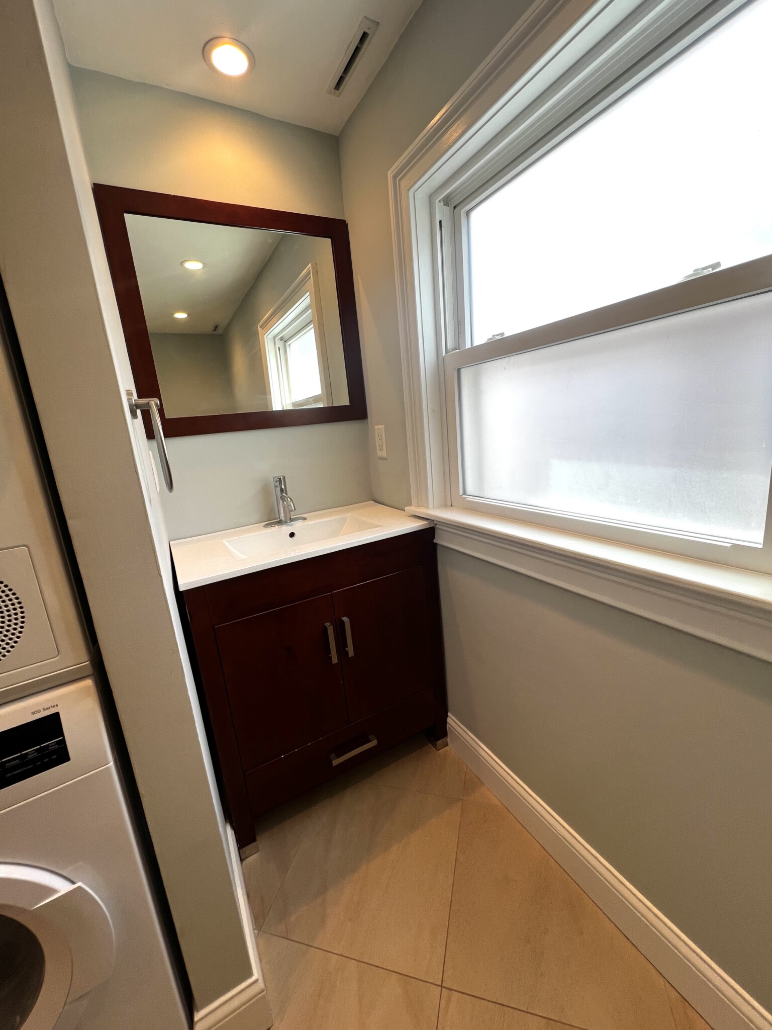 180 Hillside St, Mission Hill