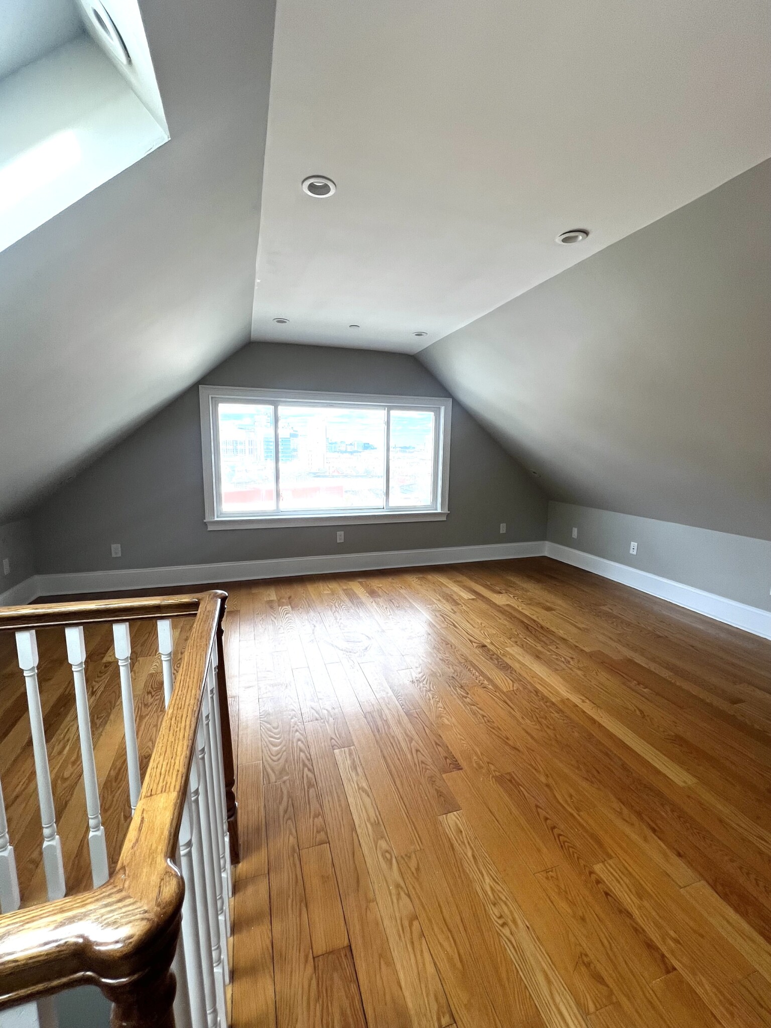 180 Hillside St, Mission Hill