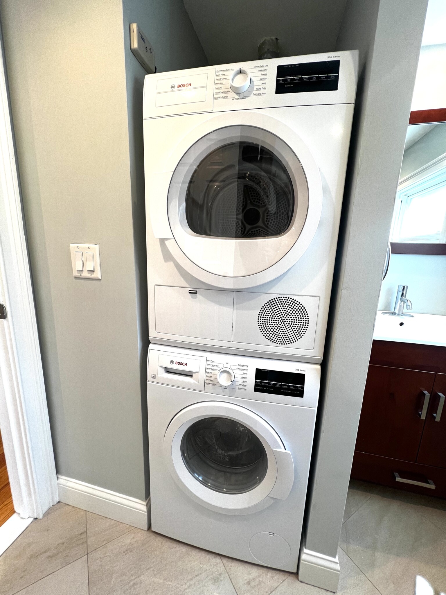 180 Hillside St, Mission Hill