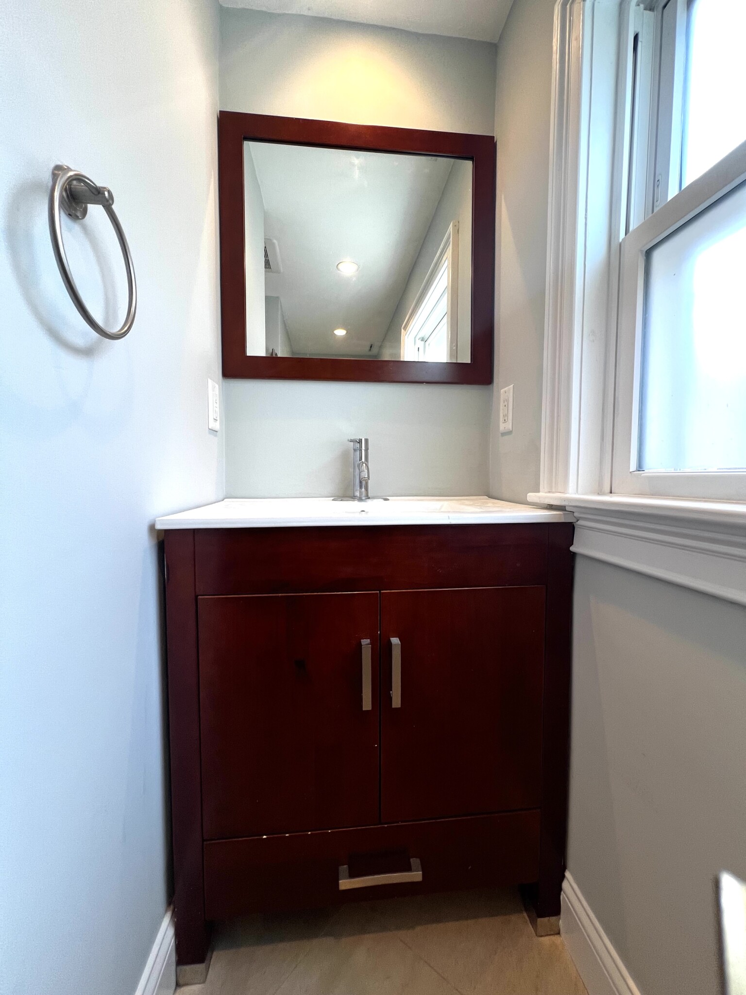 180 Hillside St, Mission Hill