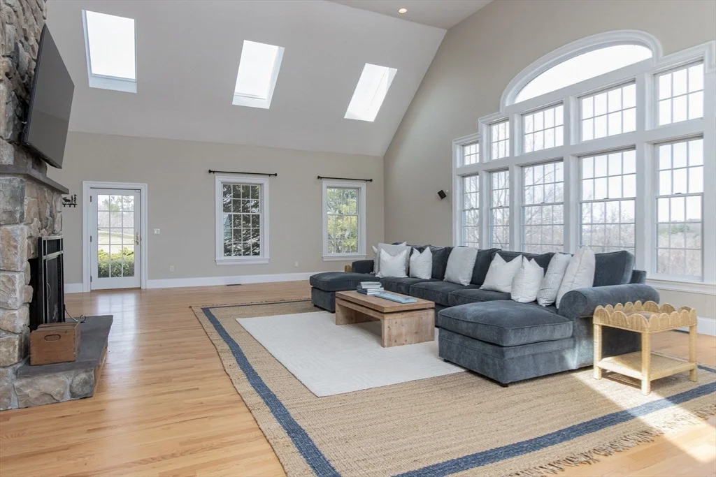 63 Skyfields Dr, Groton