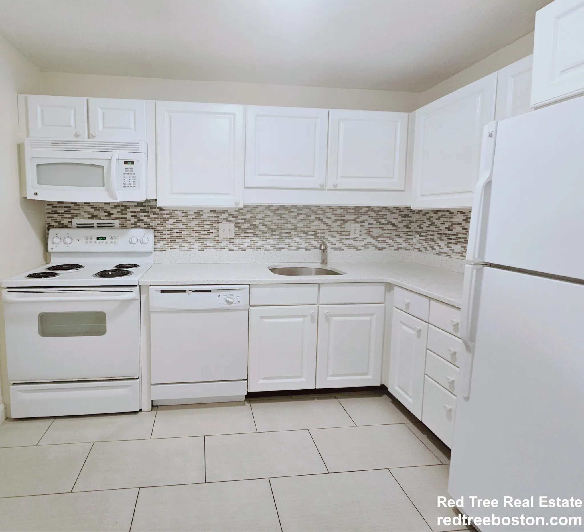 101 Monmouth St, Longwood