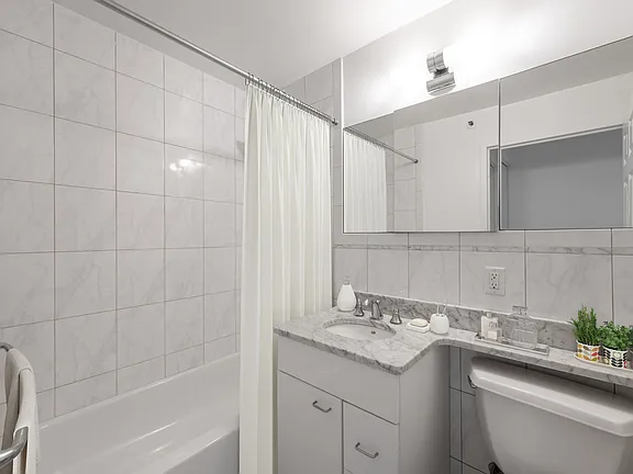 28 Exeter St, Back Bay