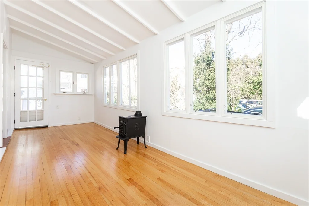 4 Cogswell Pl, North Cambridge