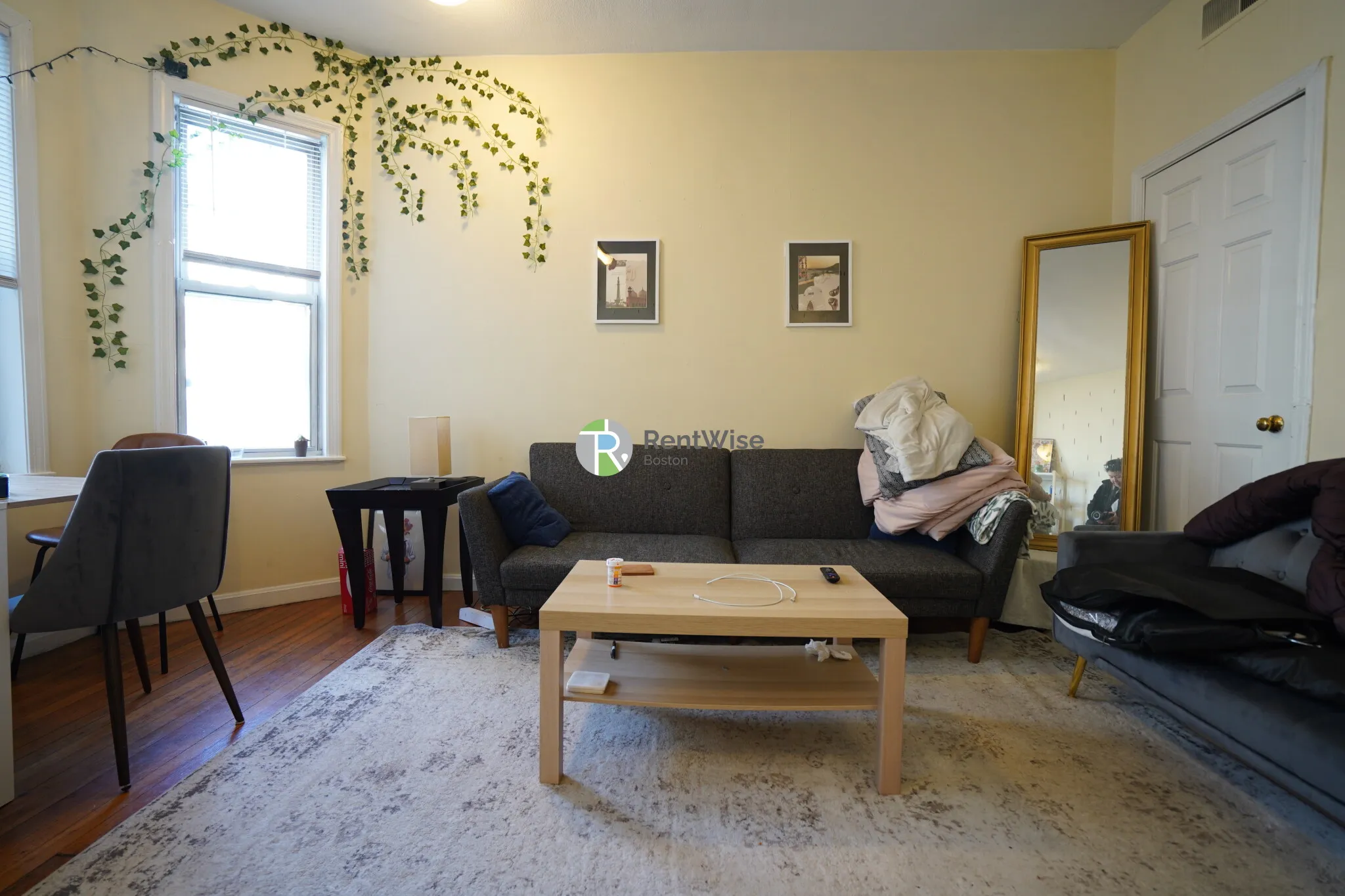 12 Lorraine Ter, Allston