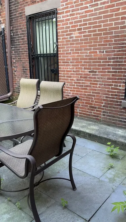 554 Massachusetts Ave, South End