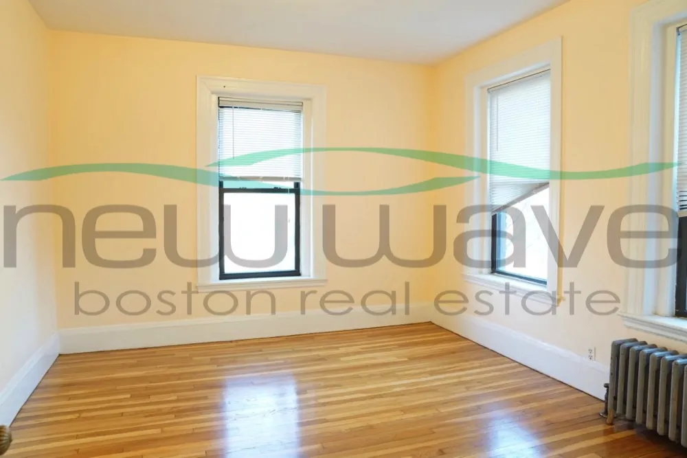 1091 Boylston St, Fenway